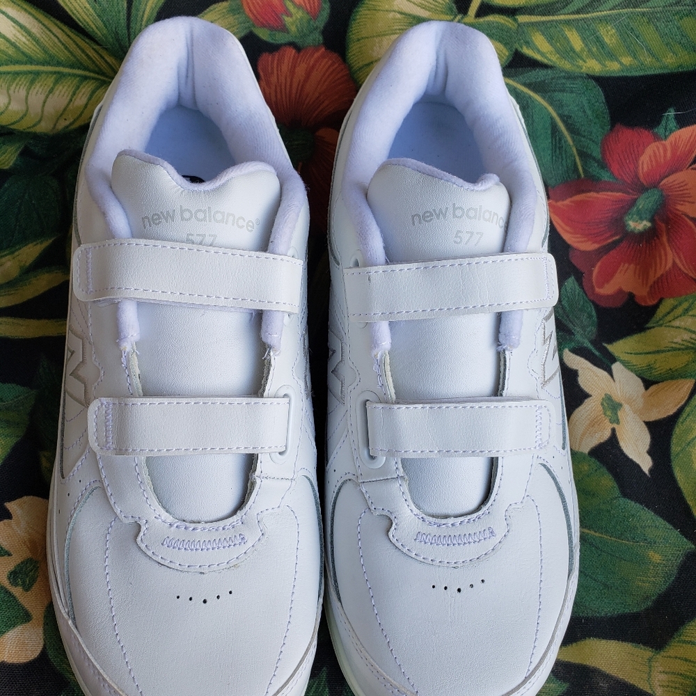 New Balance 577 walking shoes